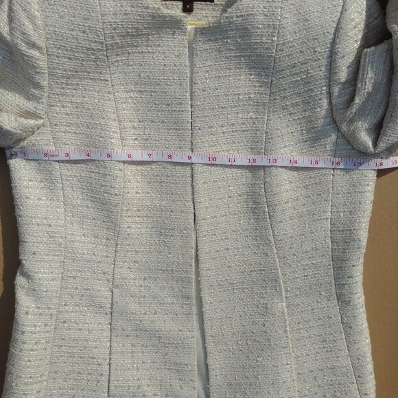 Elegant White Tweed Coat - Picture 9 of 15